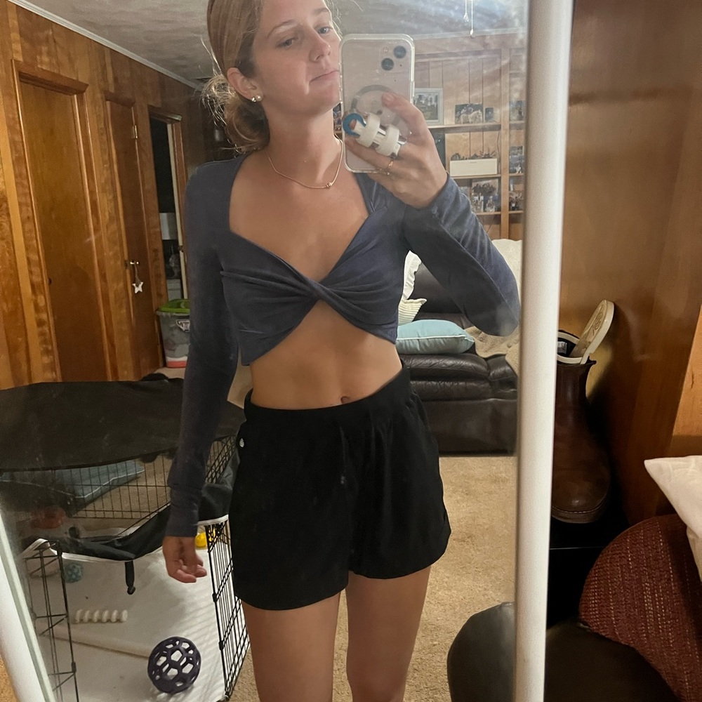 Cross front metallic stretch crop top